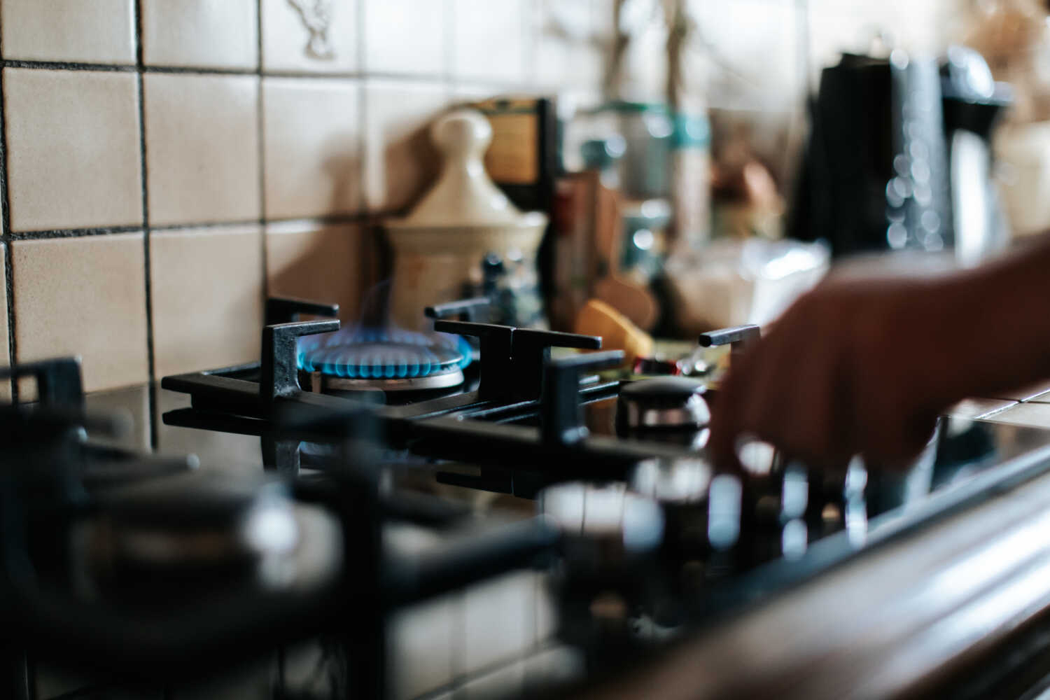 Installation d'une cuisinière à Rumilly - BOUVIER ATES